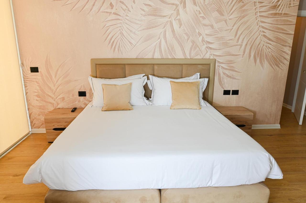 White Hill Hotel, Spa & Conferences Драч Екстериор снимка